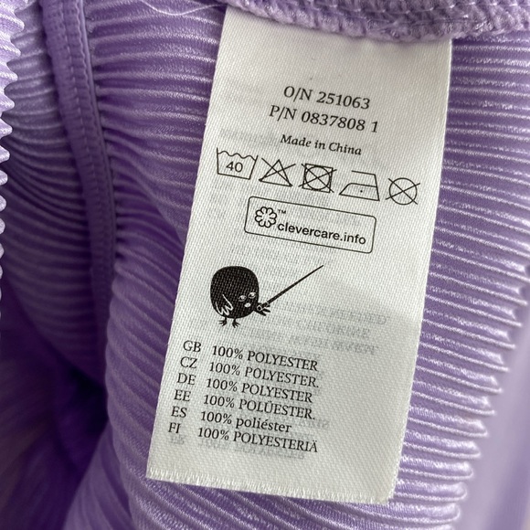 Monki Pleated Blouse - Picture 4 of 4